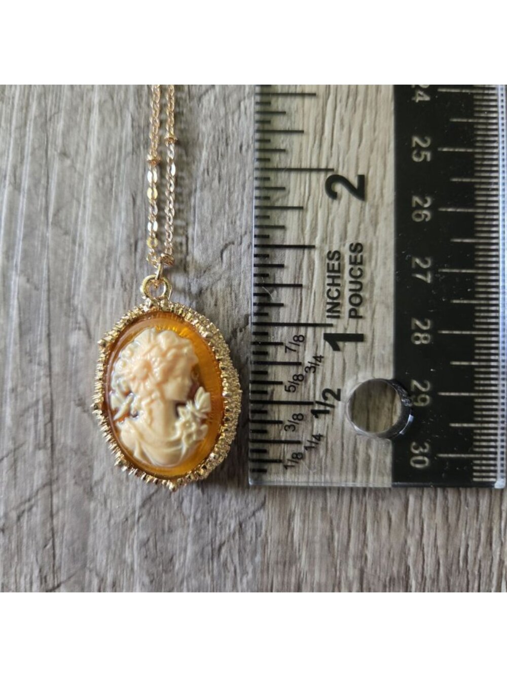 Vintage Gold Tone Molded Resin Cameo Pendant Necklace Victorian Bridgerton - Picture 8 of 11